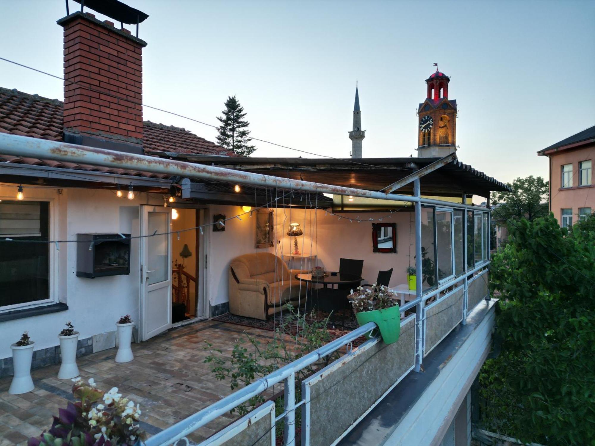 Old Street House Apartment Prishtine Bagian luar foto