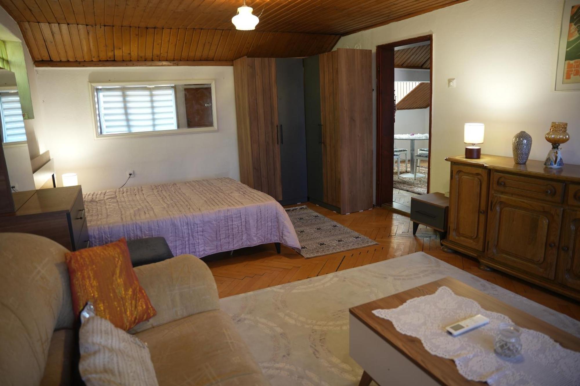 Old Street House Apartment Prishtine Bagian luar foto